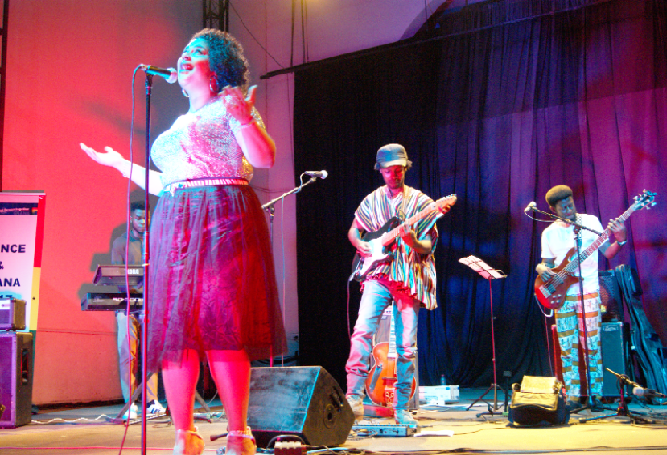 Yasmeen Helwani with Constant Boty (in cap) at the concert.