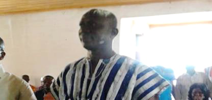 Mampong  MCE cuts sod to construct school 