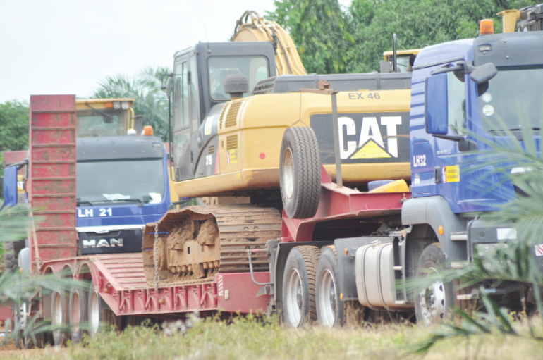 Some of the earth-moving machines with the inscription Engineers and Planners (E&P) have been moved from its original place of arrest, Nyinahin, under heavy security protection, to the frontage of the Nkawie District Court close to the offices of the Atwima Nwabiagya District Assembly as directed by the Ashanti Regional Minister, Mr Simon Osei-Mensah. 