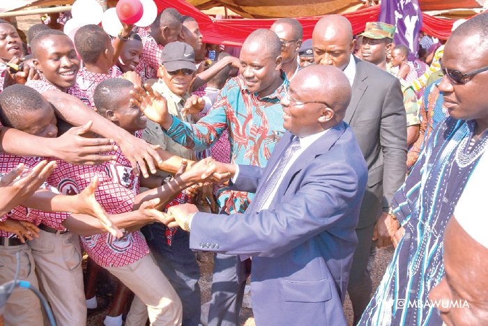 Vice-President, Mahamudu Bawumia being mobbed by some students  of the school