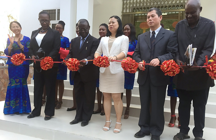 From the left is Dr Mei Meilian Dr Josephine  Dzahene-Quarshie,The Chinese Ambassador to Ghana Madam Sun Baohong, Vice chancellor of the University of Ghana, legon prof Ebenezer Oduro Owusu, A Chinese official and president of the Ghana Chinese friendship association Mr. Kojo Amoo-Gottfried 