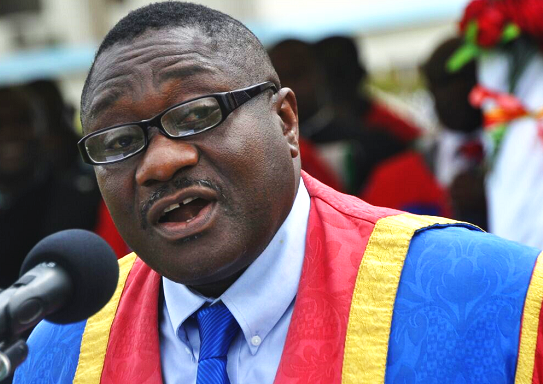 Prof. Mawutor Avoke addressing the students