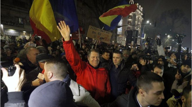 Romanians march against prisoner release plan
