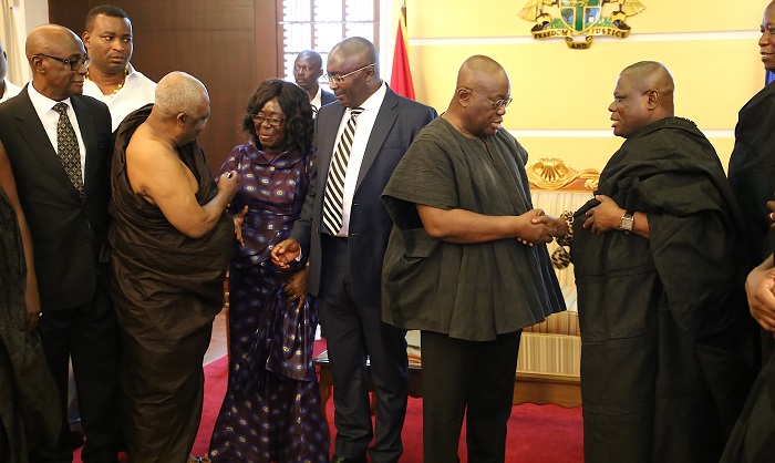 President Akufo-Addo in a handshake with Nana Nsuoase Poku Agyemang (2nd left), during a courtesy call on him at the Flagstaff House in Accra. Also with them are Dr Mahamudu Bawumia (3rd right), the Vice President, and Mrs Frema Osei Opare (3rd left), the Chief of Staff.  Picture: SAMUEL TEI ADANO 