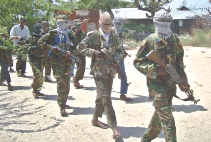Al Shabab militants battle Kenyan forces
