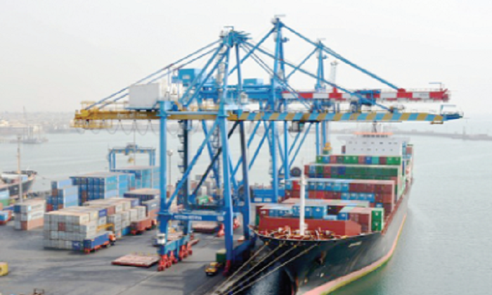  Shipping lines say they are willing to help the government to meet its paperless transaction dateline