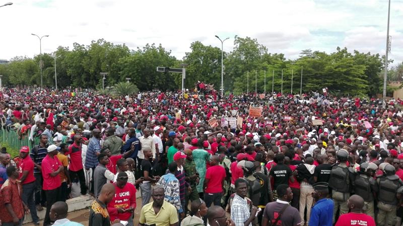 Malians march against constitution referendum