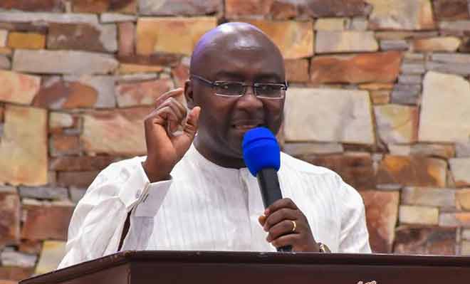 Bawumia chastises Mahama for not showing leadership to resolve financial crisis