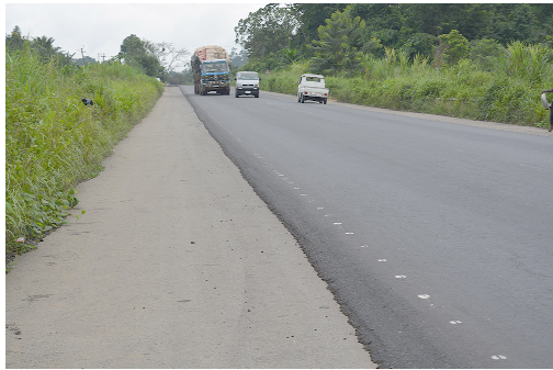 The thickened shoulders endenger vehicles pulling off the road