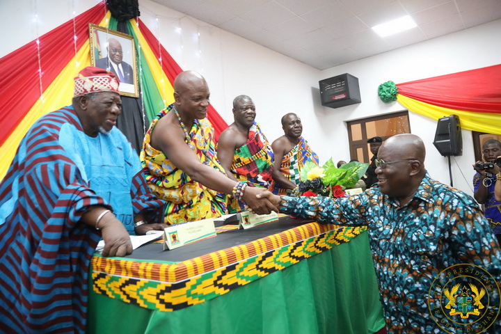 President Akufo-Addo exchanging pleasantries with the Togbe Afede XIV, President of the National House of Chiefs