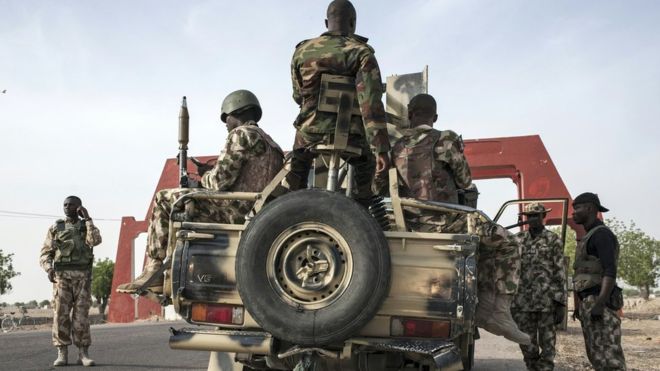 Suicide bombers kill 10 in Nigeria
