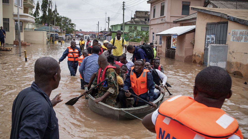 Flood victims refuse to be rescued