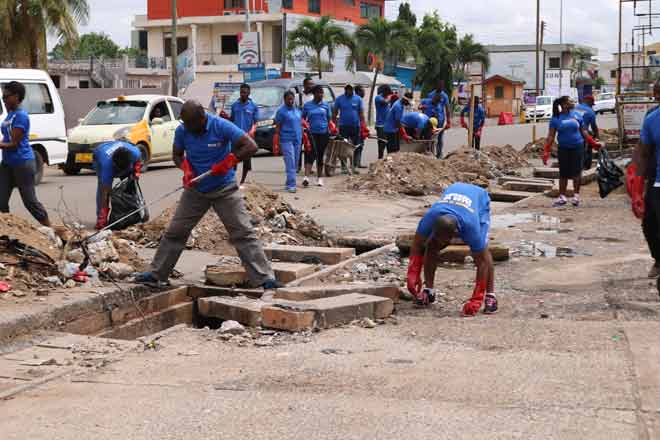 Rotary Club Accra Dzorwulu cleans up Accra