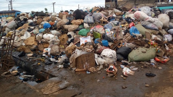 Heaps of refuse in Accra