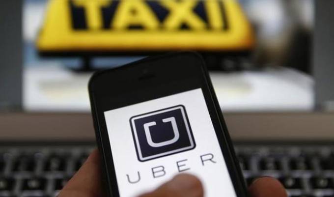Taxi and Uber operators clash in South Africa
