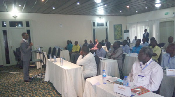  Mr Ebo Hammond addressing participants in the workshop 