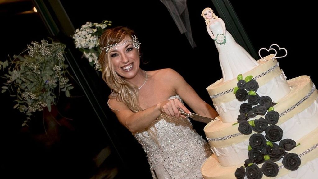 Woman marries herself in 'fairytale without prince'