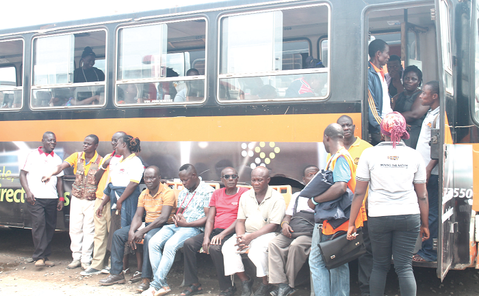 Workers of Metro Mass Transit (MMT), picketing on the company's premises