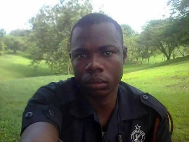 Policeman killed by armed robbers 