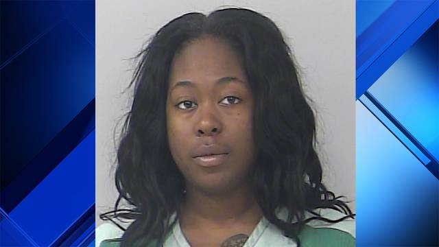 Wind blew cocaine into my purse - woman claims after arrest
