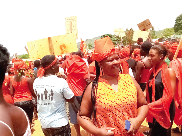 Some of the demonstrators calling for the head of the MCE  