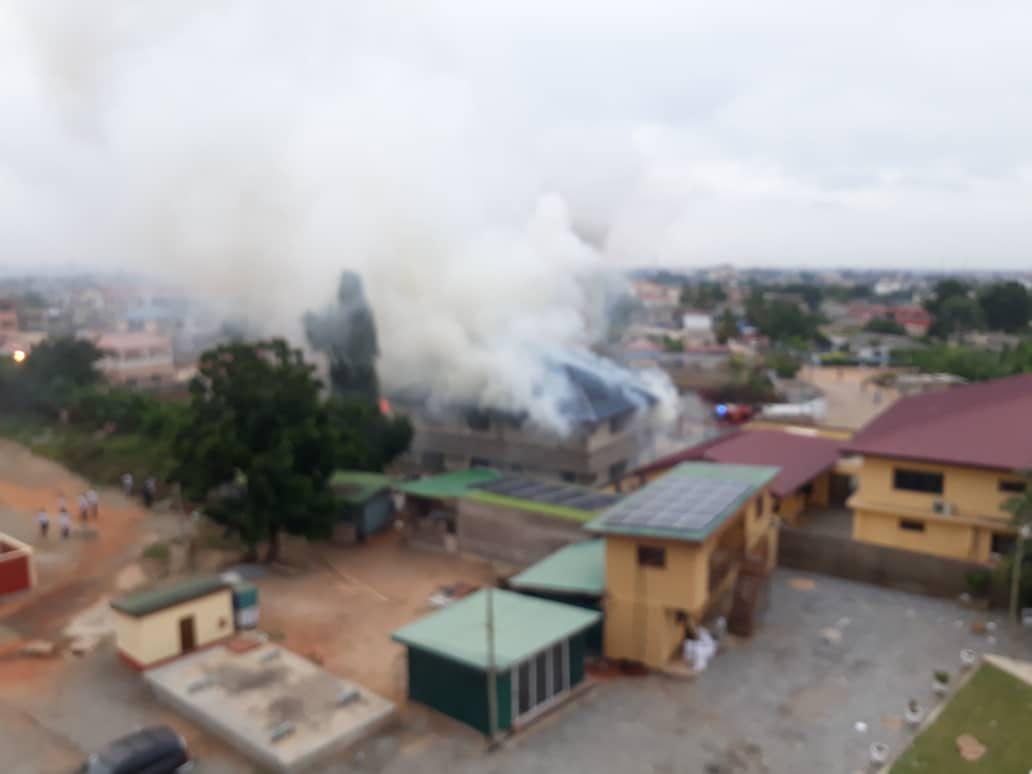 Fire kills SDA pastor's wife, 3 children and mother-in-law at Dansoman. PICTURE WAS TAKEN BY AN EYEWITNESS