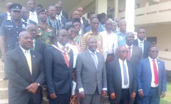 Vice-President Mahamudu Bawumia (middle) with executives of the PSG