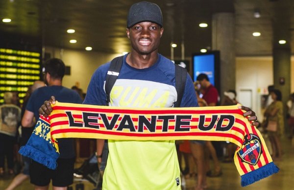 Emotional Raphael Dwamena completes UD Levante transfer