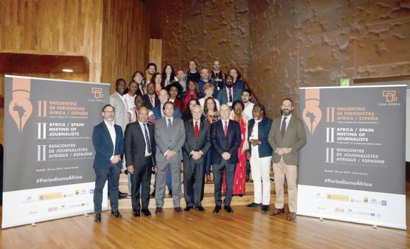  Mr Luis Padron (3rd left), Director-General of CASA Africa, with some officials and journalists at the opening ceremony