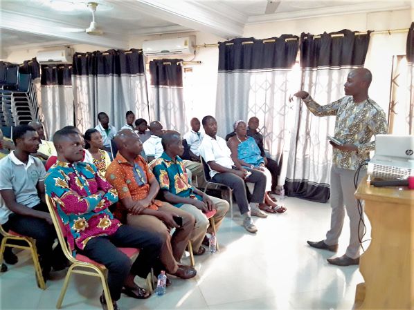 Dr John Yaw Akparep addressing the beekeepers during the workshop