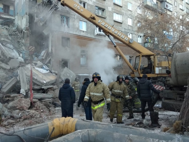 Four dead, 68 missing in Russia apartment block explosion