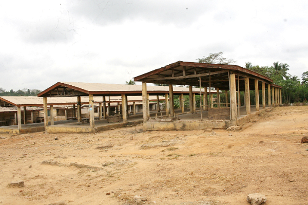  The Kyirenkwanta market abandoned by the traders 