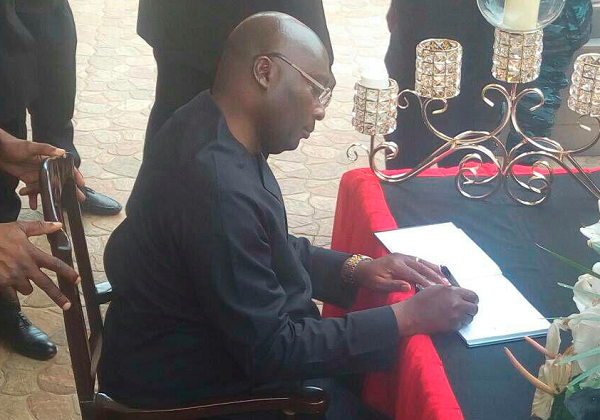 Alhaji Bawumia signing the book of condolence 