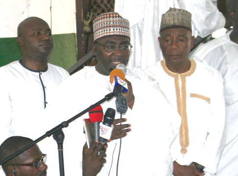 Vice-President Bawumia addressing congregants at the Central Mosque