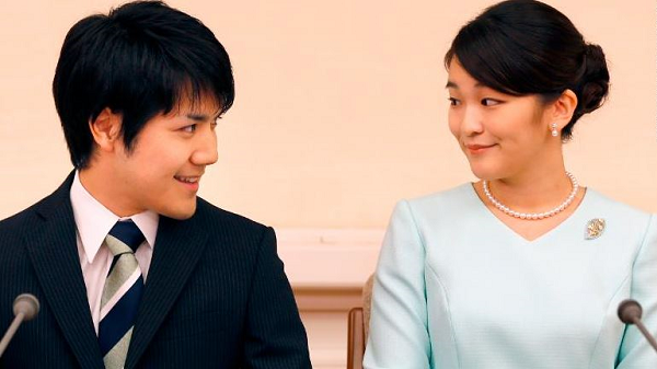  Japan's Princess Mako postpones marriage to Kei Komuro
