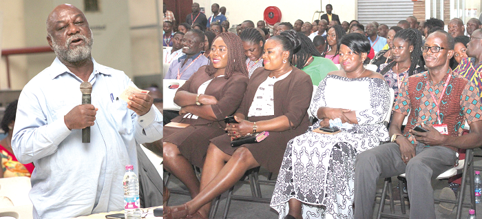 Prof. Karikari addressin  the workers