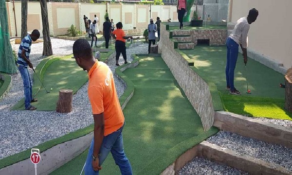 Players warm up for Coca-Cola Open Africa Minigolf Champs
