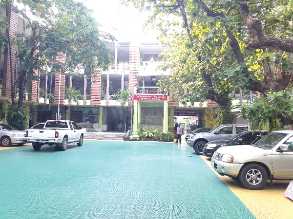 A clean Buddhist elementary school with padded floors