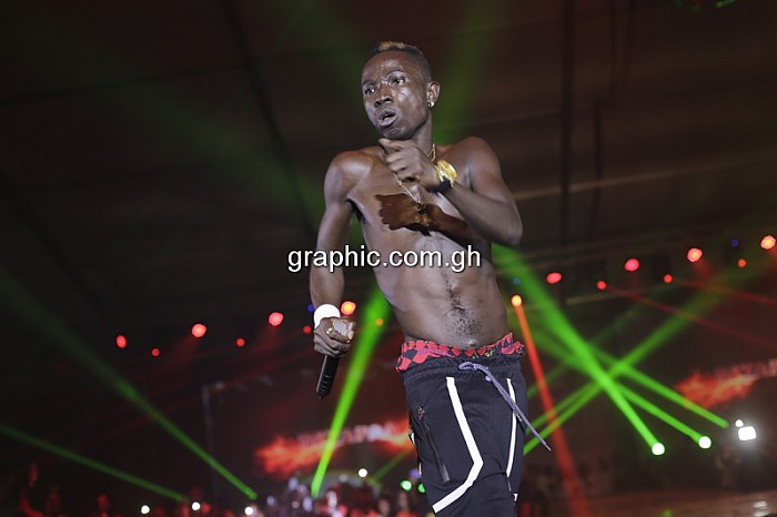 Patapaa ‘dumps’ Xandy Kamal; says he’s not prepared for any lady