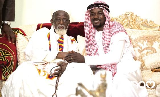 Shiekh Sharubutu (left) exchanging pleasantries with Nana Mensah 