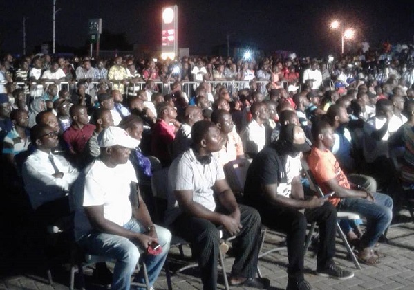 A section of the crowd at the forecourt of the Kencity Media Limited.