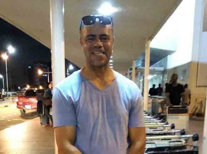 Coach Pollack at the Kotoka International Airport on Sunday, a few moments before he left Ghana for Finland