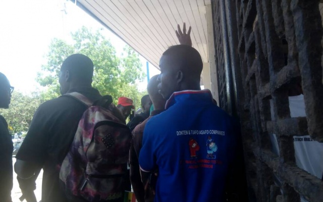 The development led to some chaos at the main entrance of Parliament.