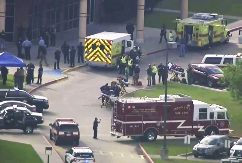 10 killed in Texas school shooting