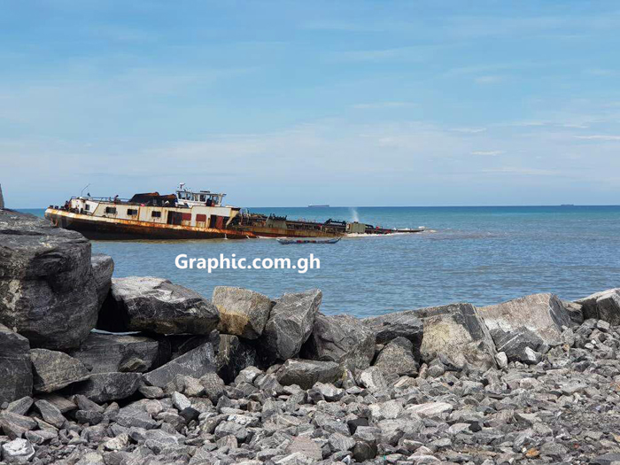 Oil Tanker splits into two at Tema Port and spills oil