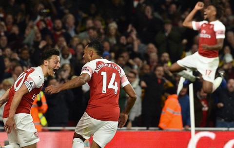 VIDEO: Classy Ozil inspires Arsenal's 3-1 win over Leicester