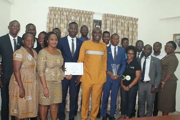  The victorious UPSA team with the award