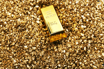 Anglogold presents 4,000 books to 9 SHS