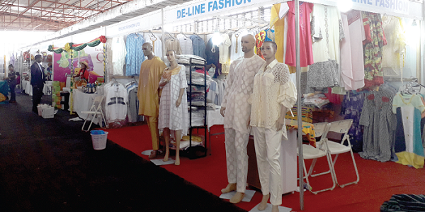  Exhibitors wrapping up sales at the end of the fair