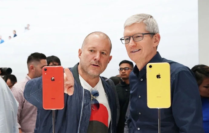 Apple introduces iPhones with dual SIM trays